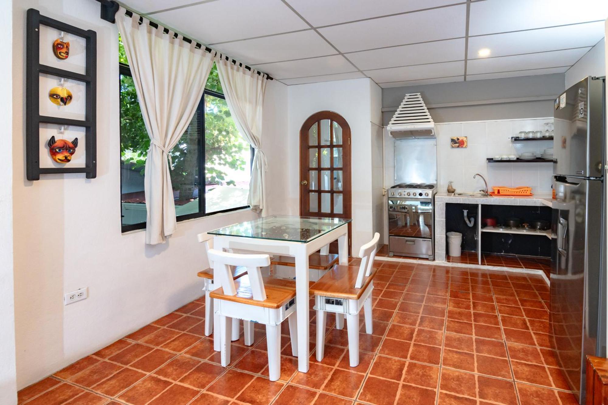 La K-Leta Boutique Guesthouse ปูแอร์โตอาโยรา ภายนอก รูปภาพ